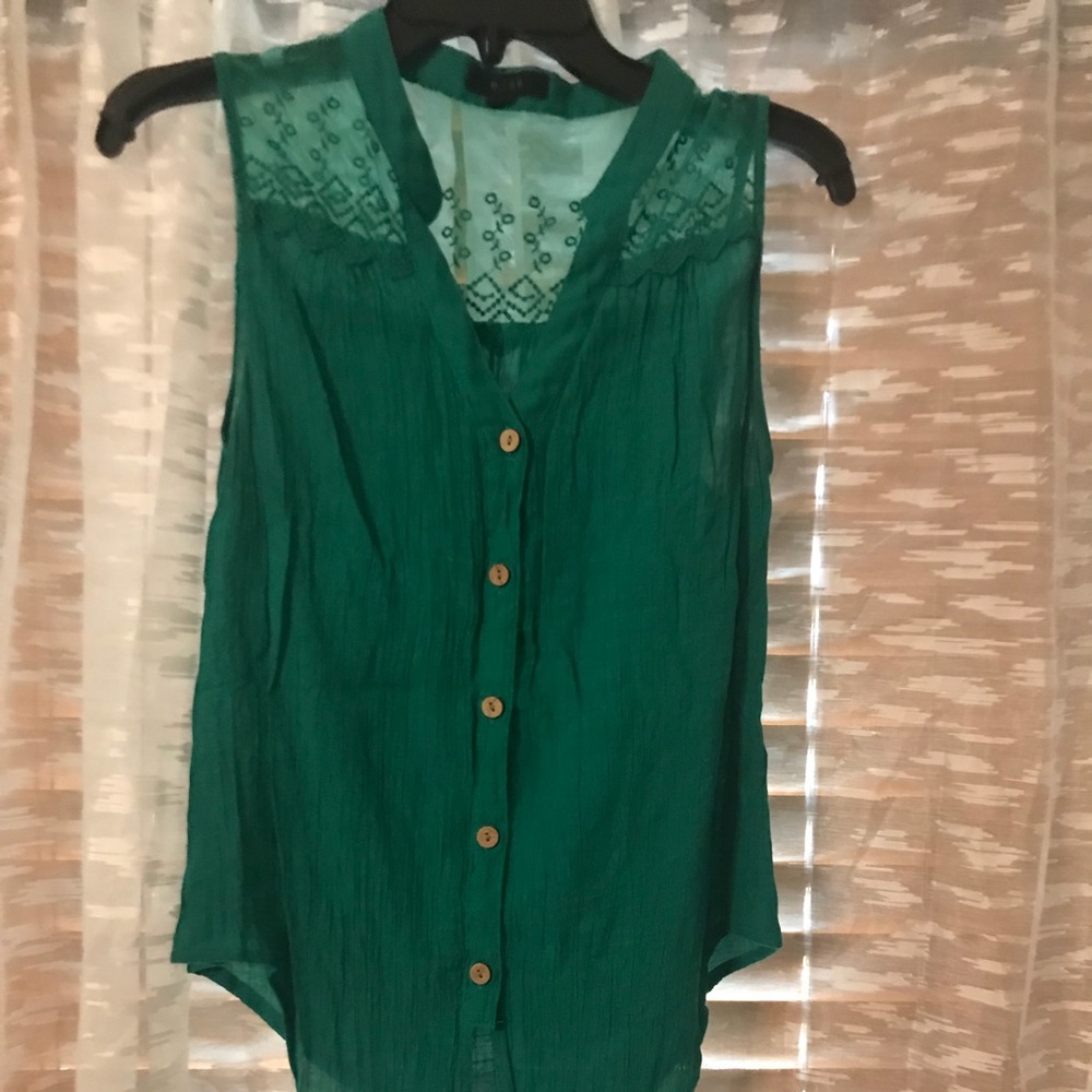 Button up tank